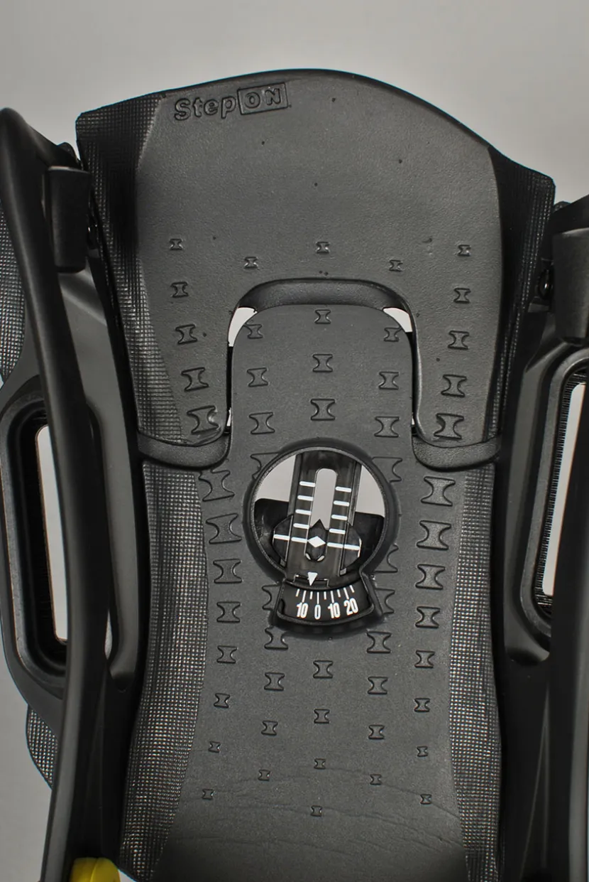 Burton M Cartel X Est Step On