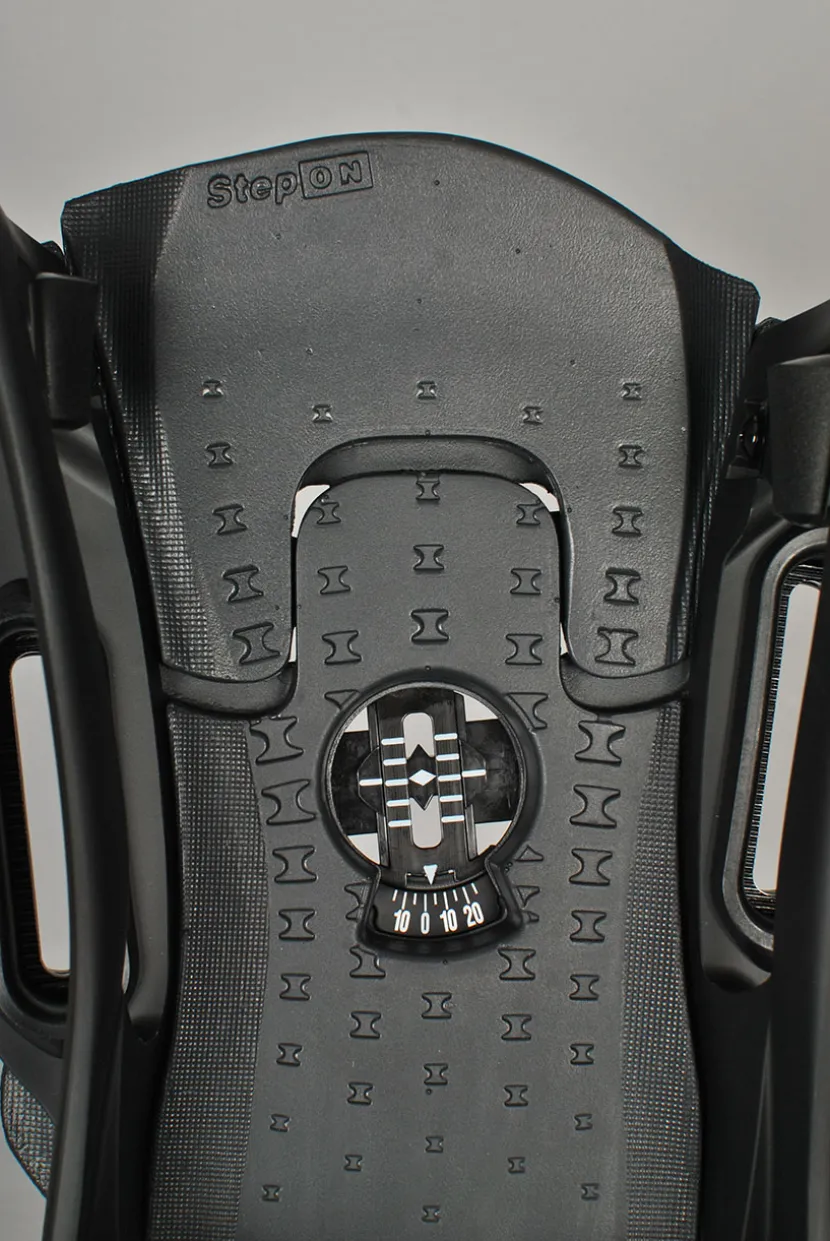 Burton M Cartel X Est Step On