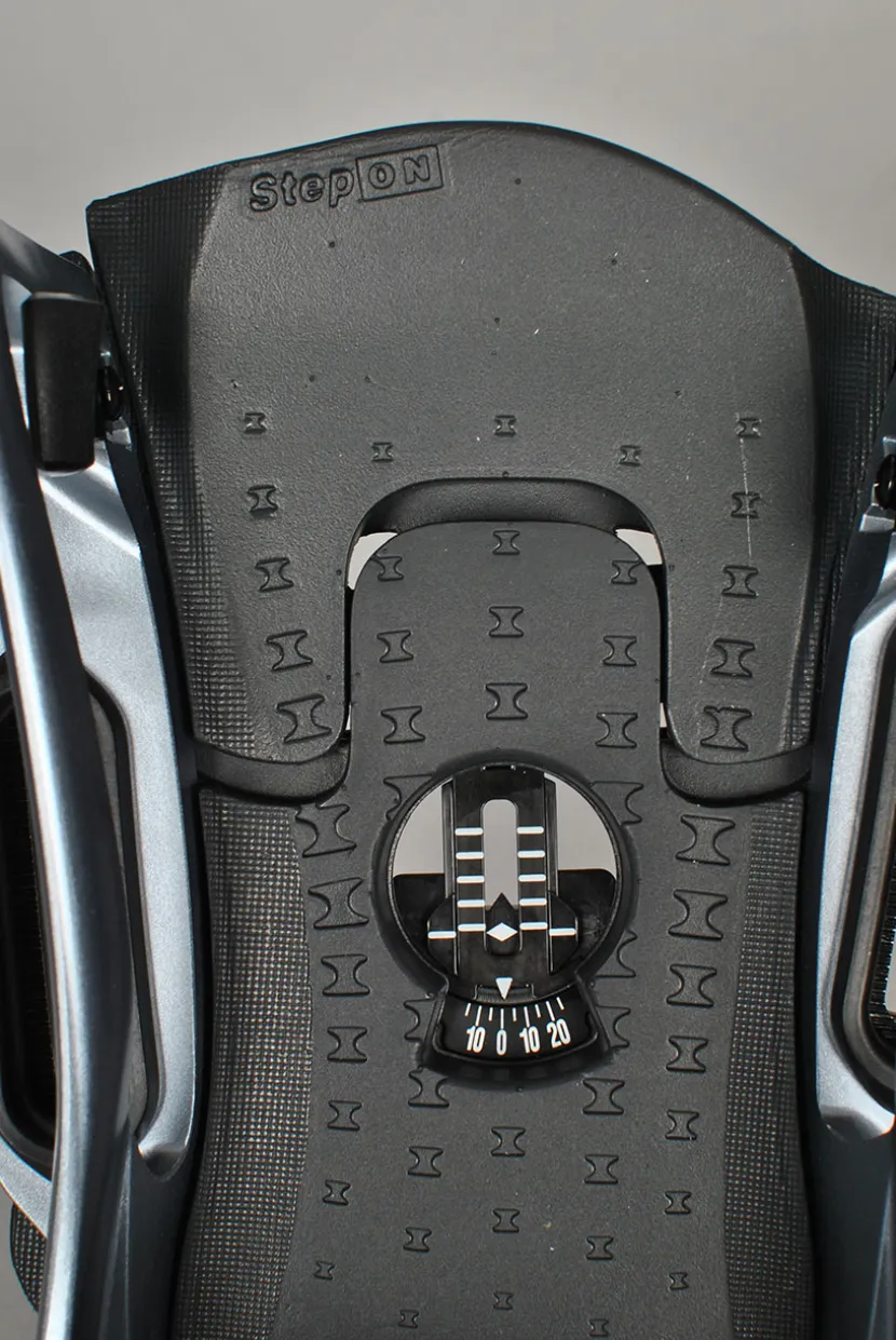 Burton M Genesis Est Step On