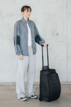 Db Hugger Roller Bag Carry-On 40L