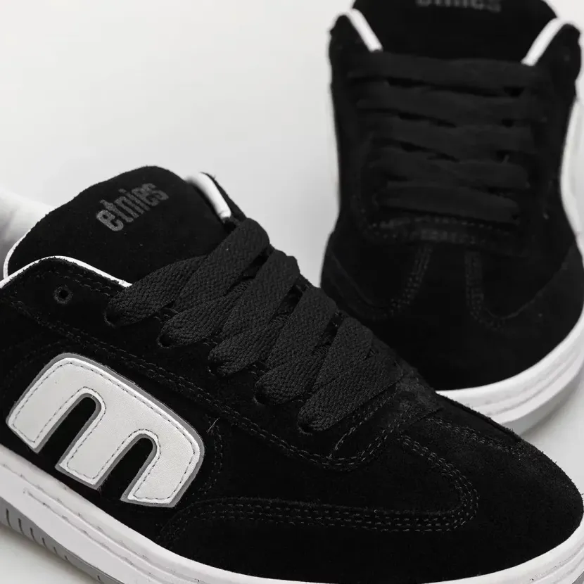 Etnies Locut