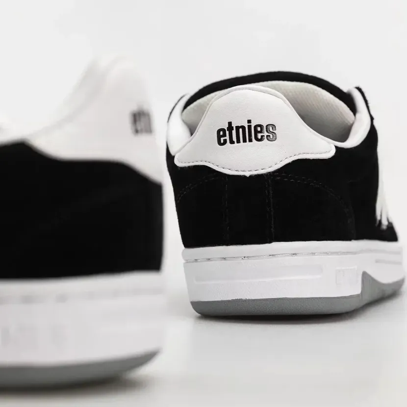 Etnies Locut