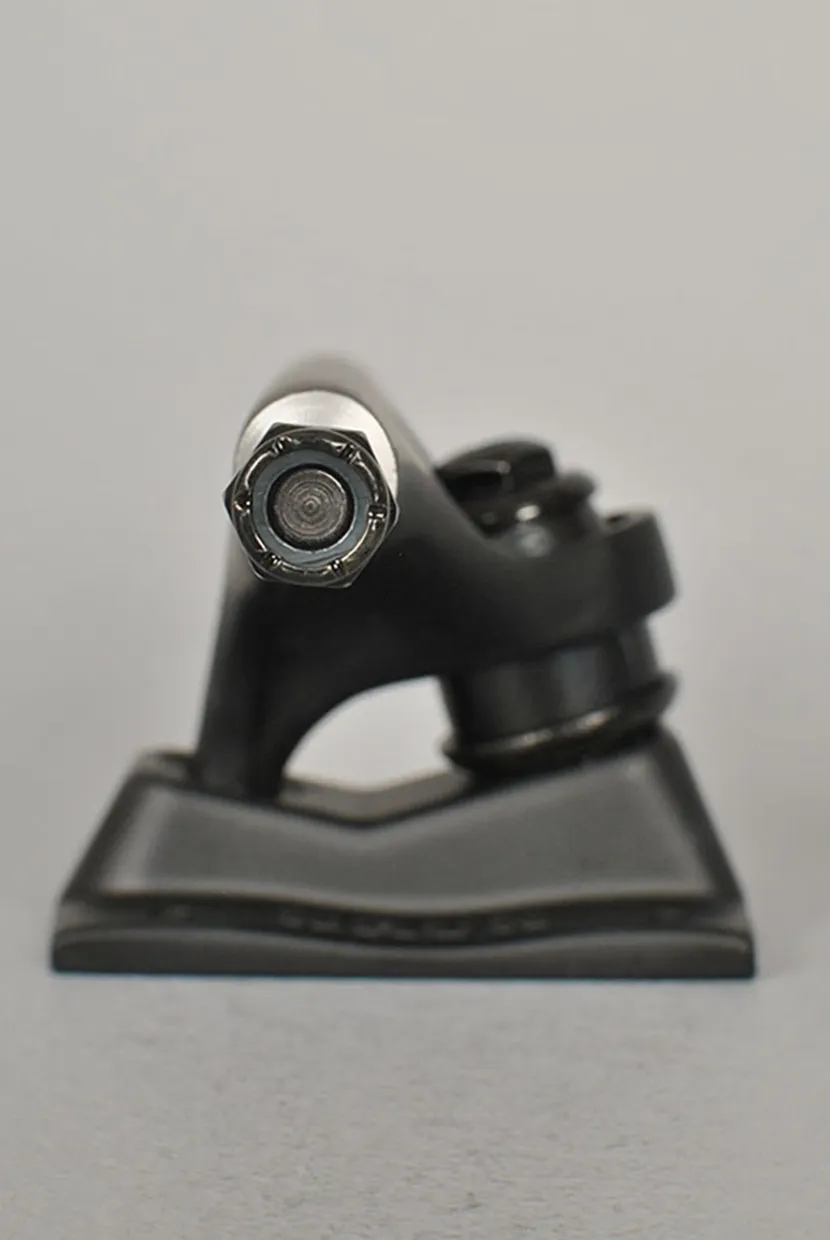 Krux K5 All Black Trucks