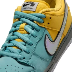 Nike SB Dunk Low Pro