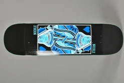 Real Skateboards Nicole Queen Of Hearts 8.25
