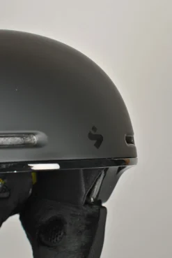 Sweet Protection Looper MIPS® Helmet + Connor RIG® Reflect Goggles