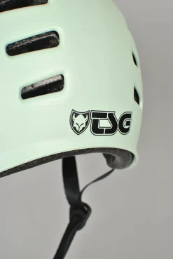 TSG Evolution Skatehjelm
